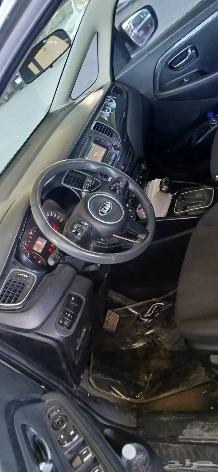 Kia Carens automatic model 2016 for sale 8