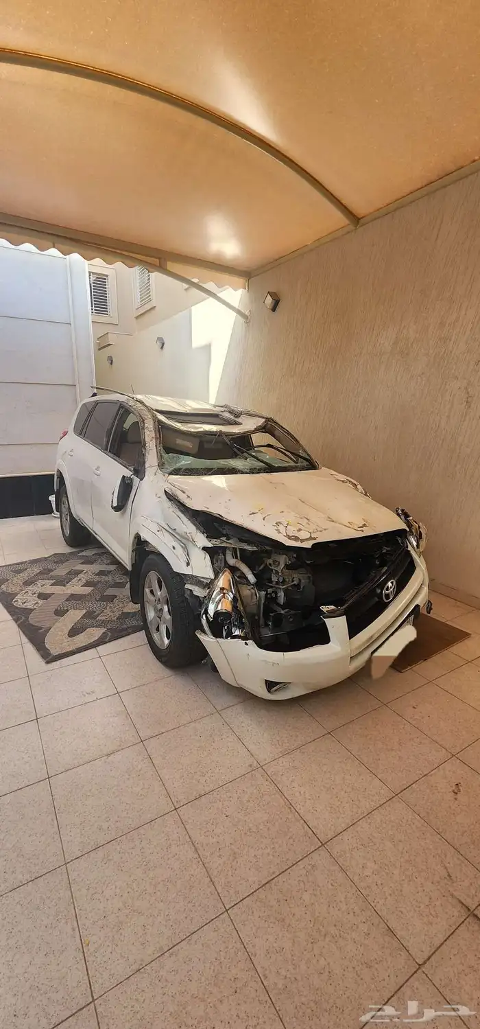 For sale overturned RAV4 2009 1