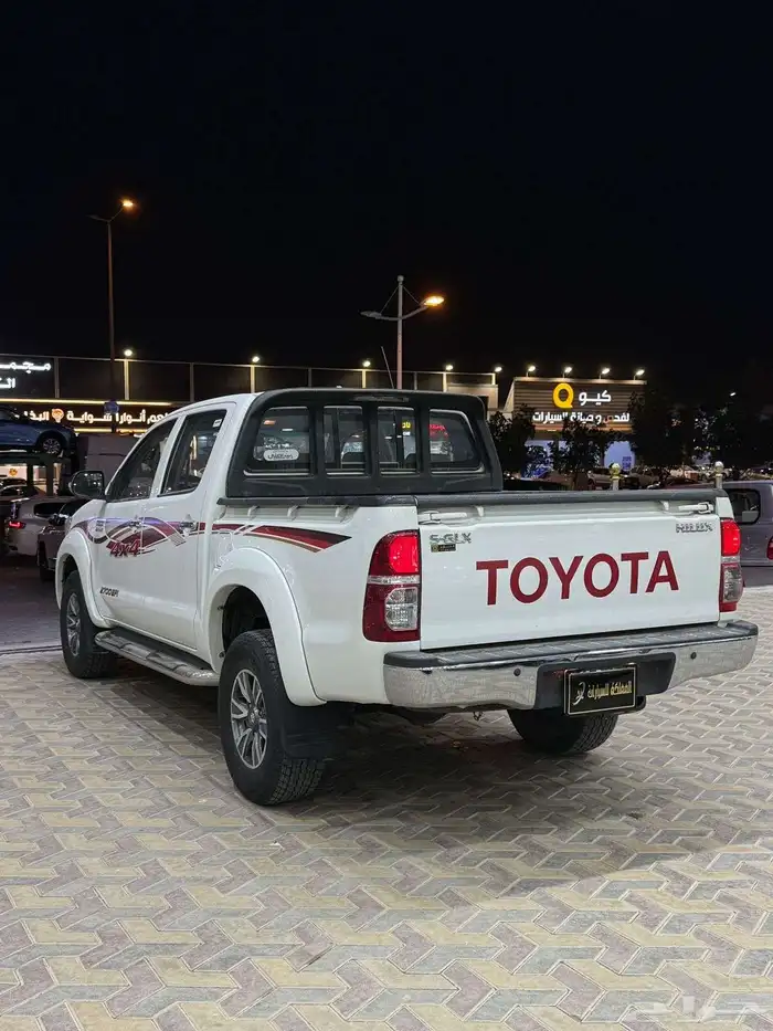 Hilux 2014 Double Full Option Gasoline Manual Gear 8