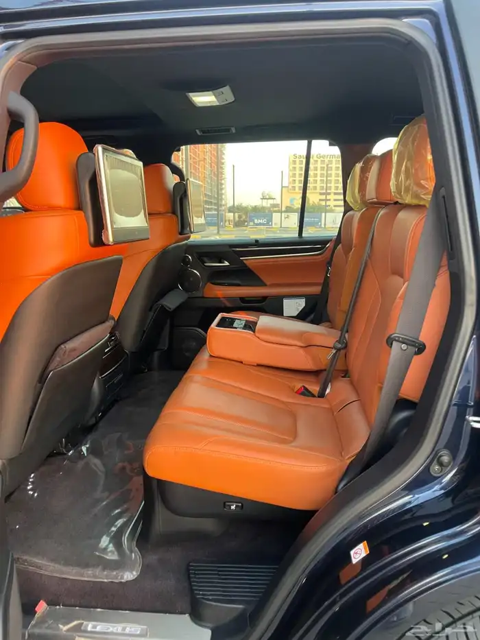 لكزس LX570 مخزن 2017 28