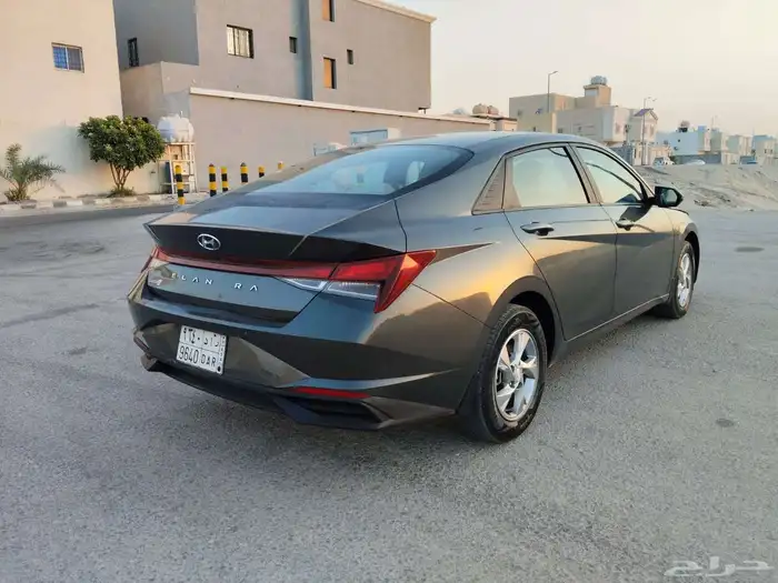 Hyundai elantra 2022 3