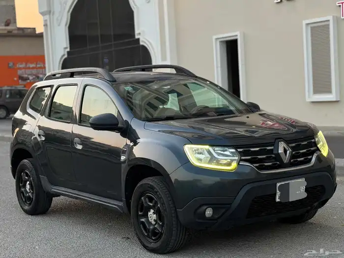 2020 Renault Duster Automatic dealership body 2