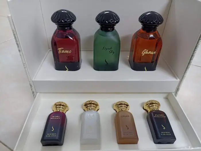 Special Edition box from Emirates Perfumes contains 7 fragrances 4
