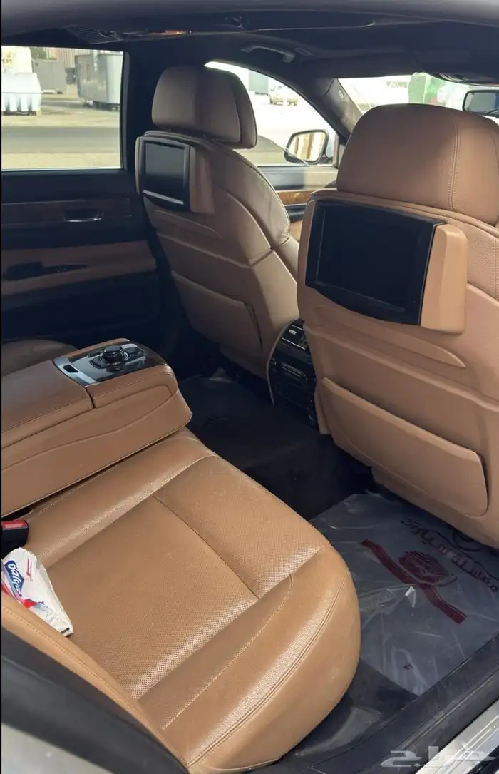 سياره BMW 2011 للبيع مستعجل 8