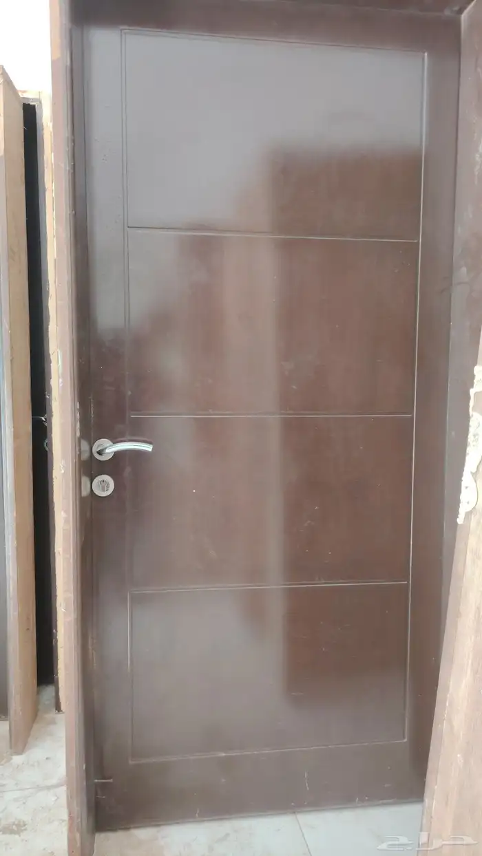 Wood iron and aluminum doors washbasin cabinets and used bat 4