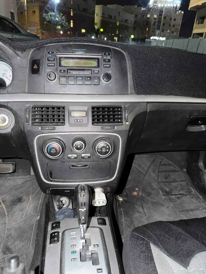 For sale Hyundai Sonata model 2008 4 cylinders 2000 cc mileage 7