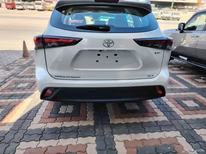 2025 Toyota Highlander White GLE FourWheel Drive Saudi 2