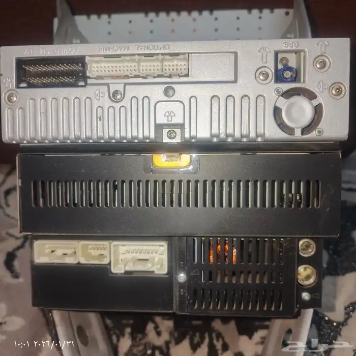 Two car screens for sale 1