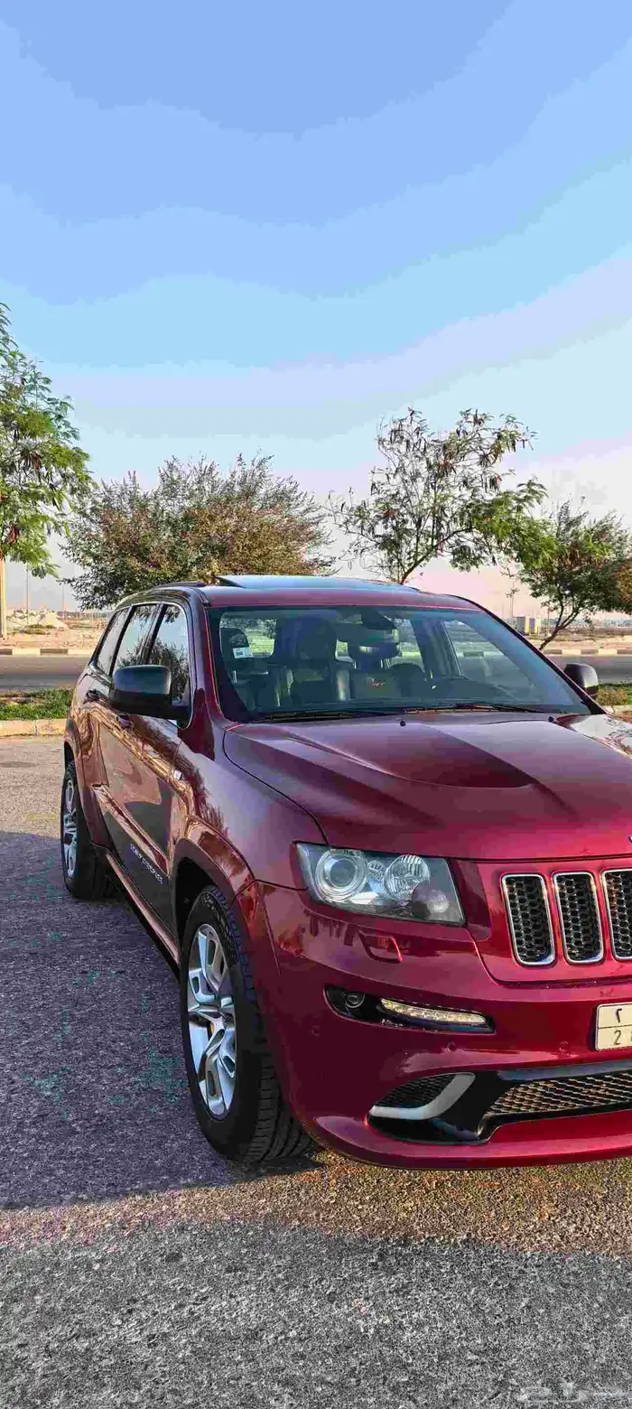 Jeep Grand Cherokee SRT in showroom condition 5