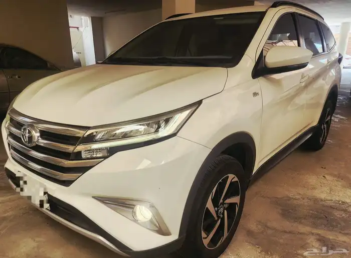 Toyota Rush 2023 with low mileage 3