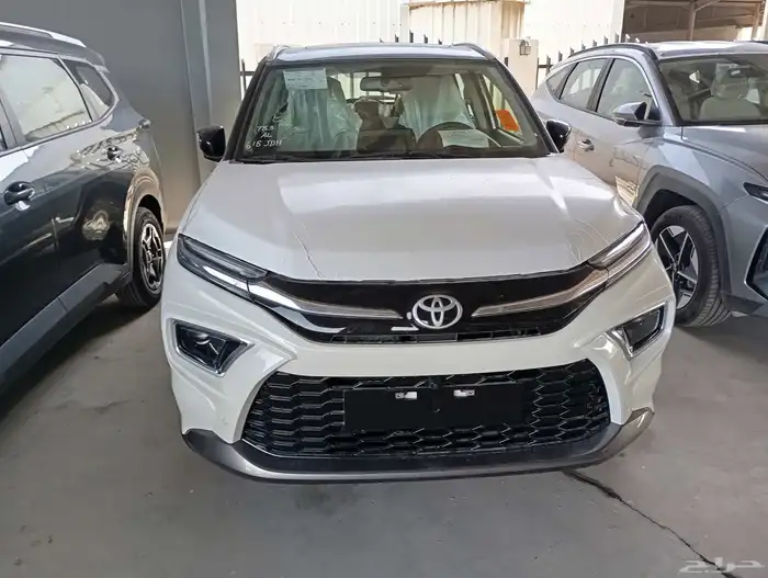 Available Toyota Urban Cruiser full option in white silver o 4