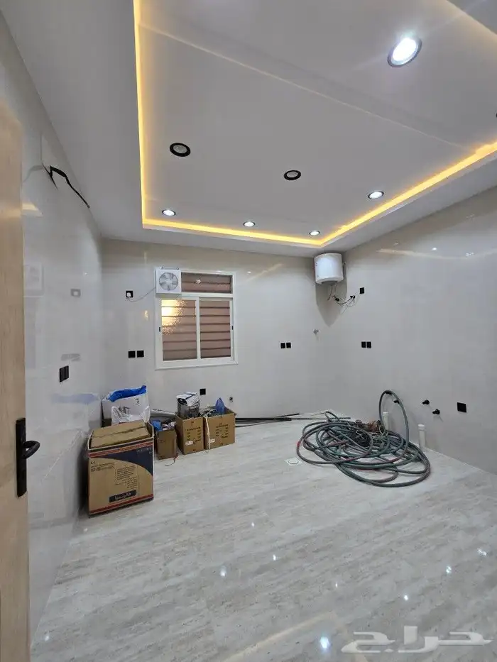 للبيع دور أرضي 6غرفVIPبحوش وسيع خلف أسواق العثيم بحي الموسي 14