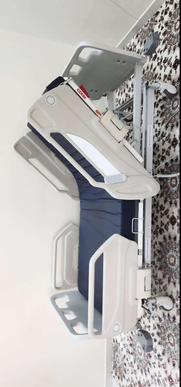 Electric medical bed 5
