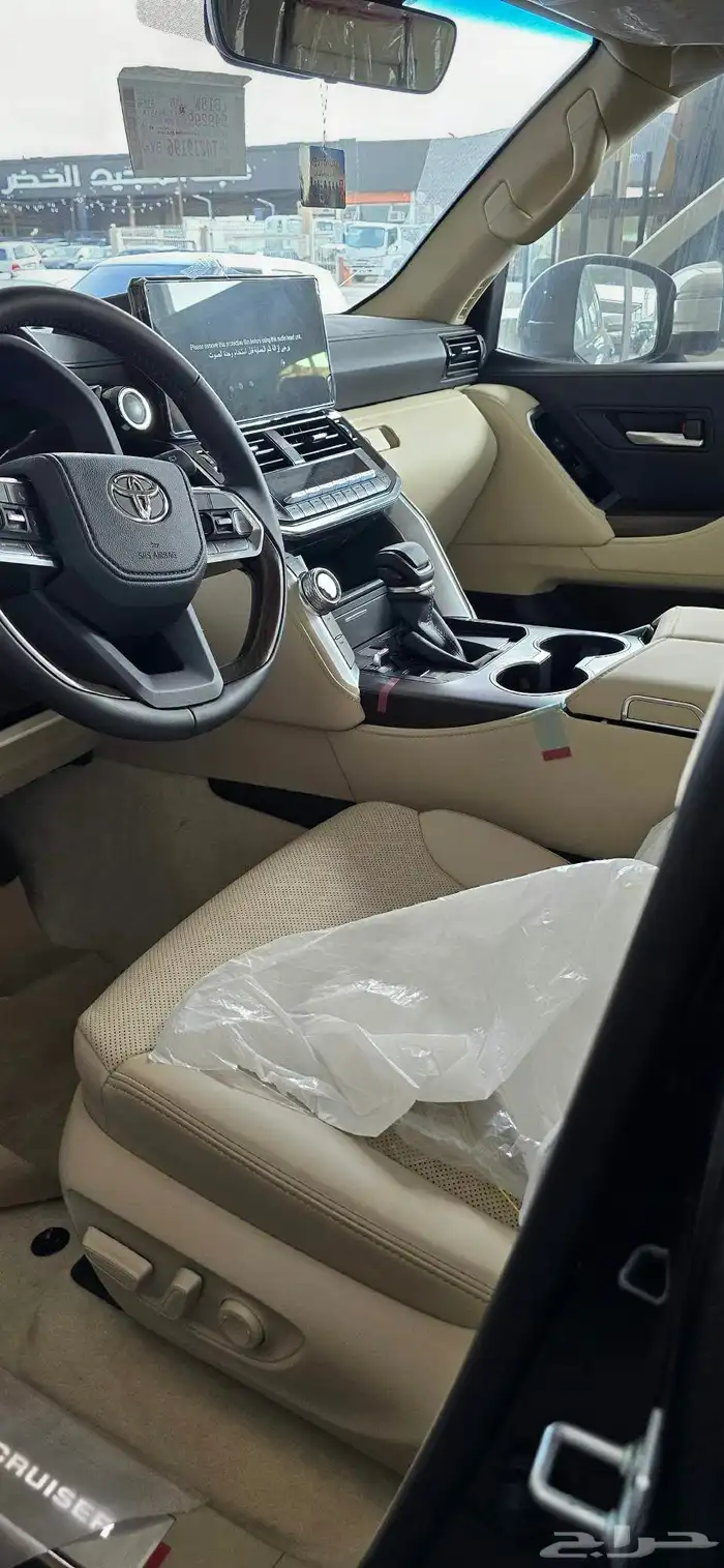 Land Cruiser GXR L4 Gasoline 2026 Saudi 8