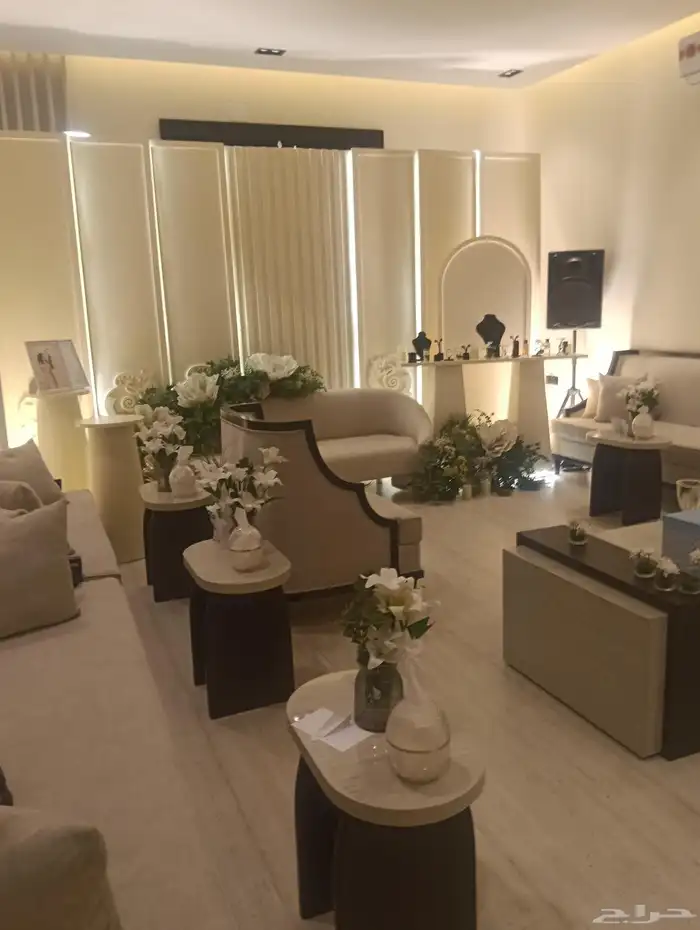 Wedding and event couches decorate aisle tables reception ta 7