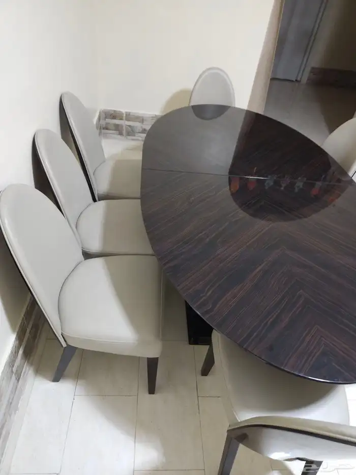 طاولة طعام 2