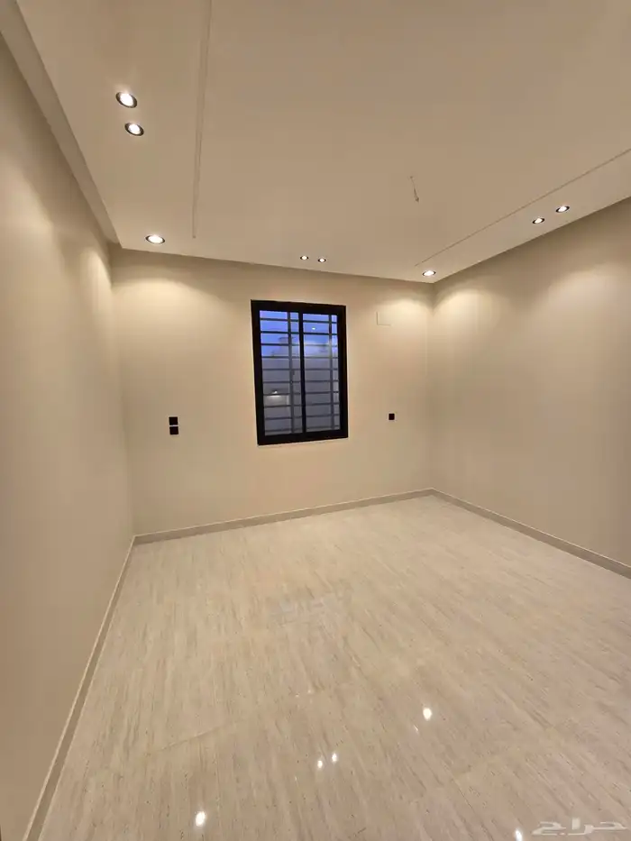 للبيع شقق ارضيه وارواف علويه شمال التضامن 16