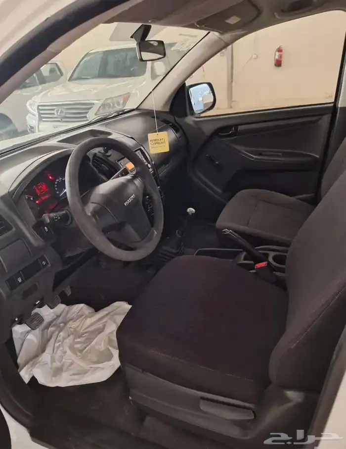 Isuzu DMax 2019 clean 6