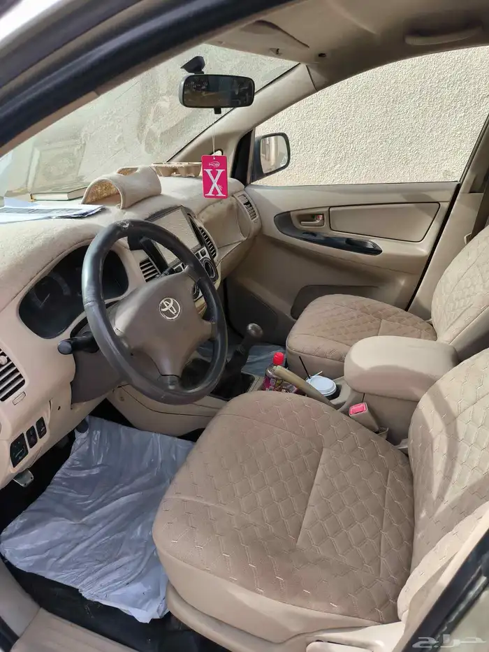 سياره انوفا تويوتا 7راكب جير عادي حاله مممتازه 3