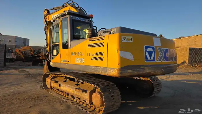 Backhoe for rent tracked backhoe and wheeled backhoe 2