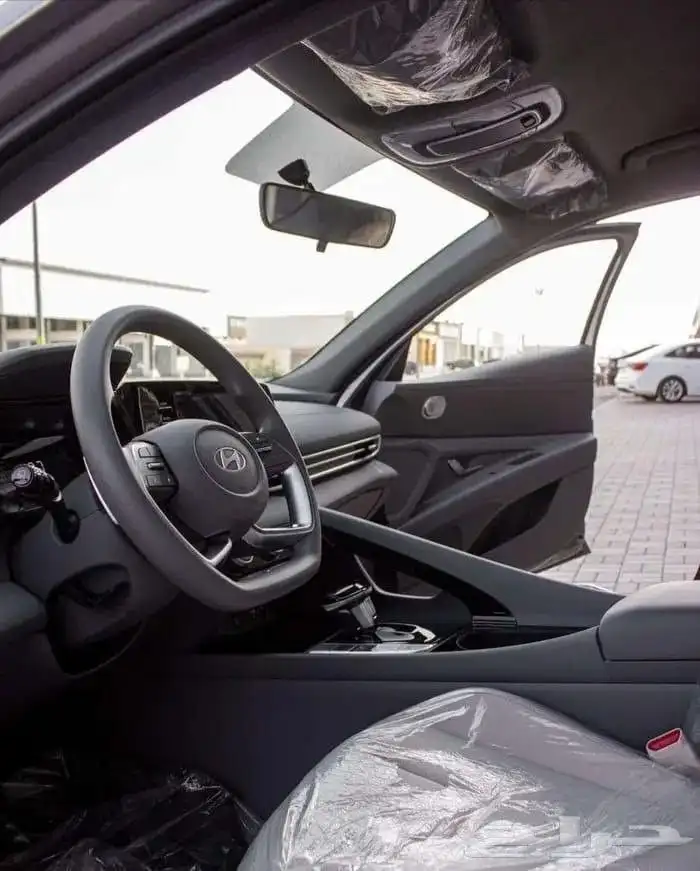 Hyundai Elantra Smart and Smart Plus 2000cc model 26 at the 7