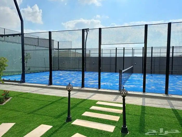 تنفيذ ملاعب كرة قدم وبادل 10