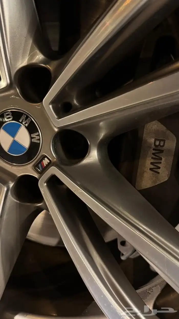 BMW 740I موديل 2016 ممشى قليل للبيع 26