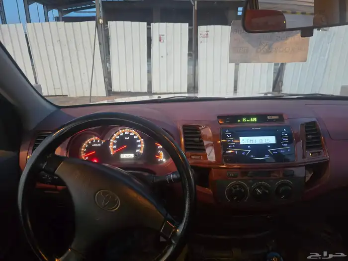 Hilux 2014 Double Cabin Saudi GLX driven 300k km 14