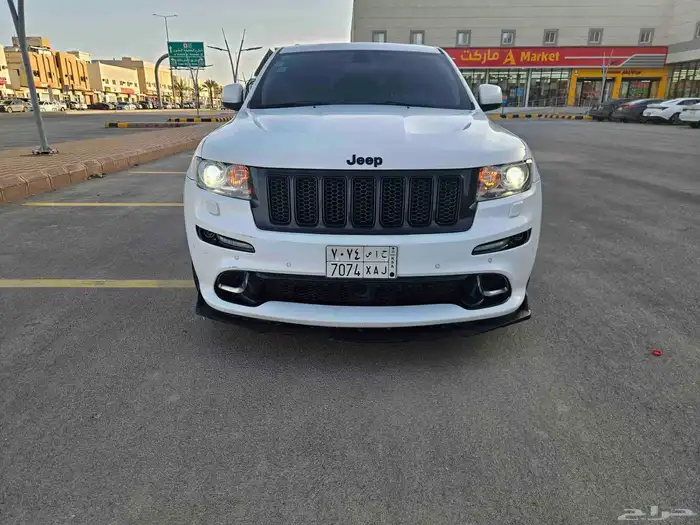 Very clean fully loaded Jeep Cherokee SRT 1