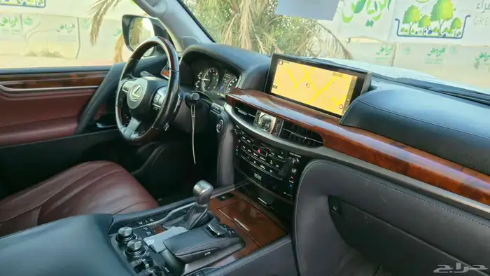 Lexus LX 570 2017 Super Sport 18