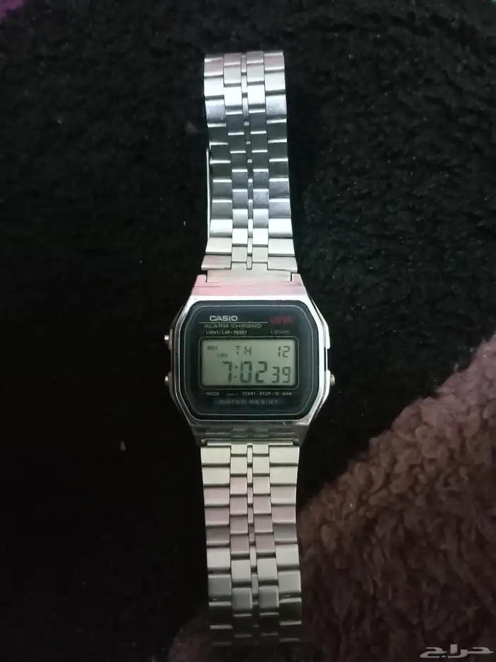 ساعات للبيع 1