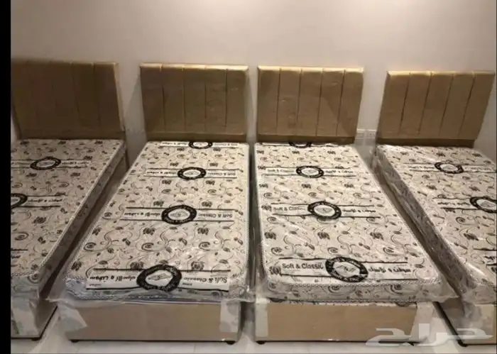 Wooden beds and mattresses 16