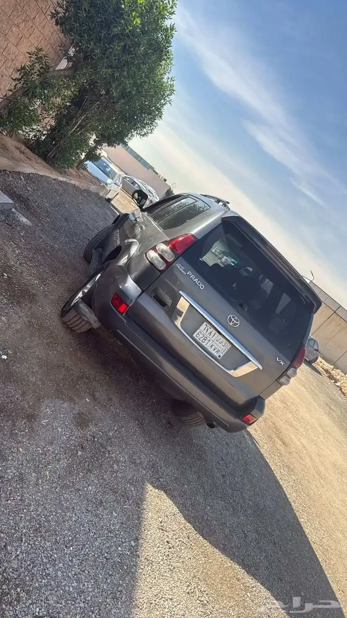 Prado 2006 manual transmission 6 cylinder body repainted wit 2