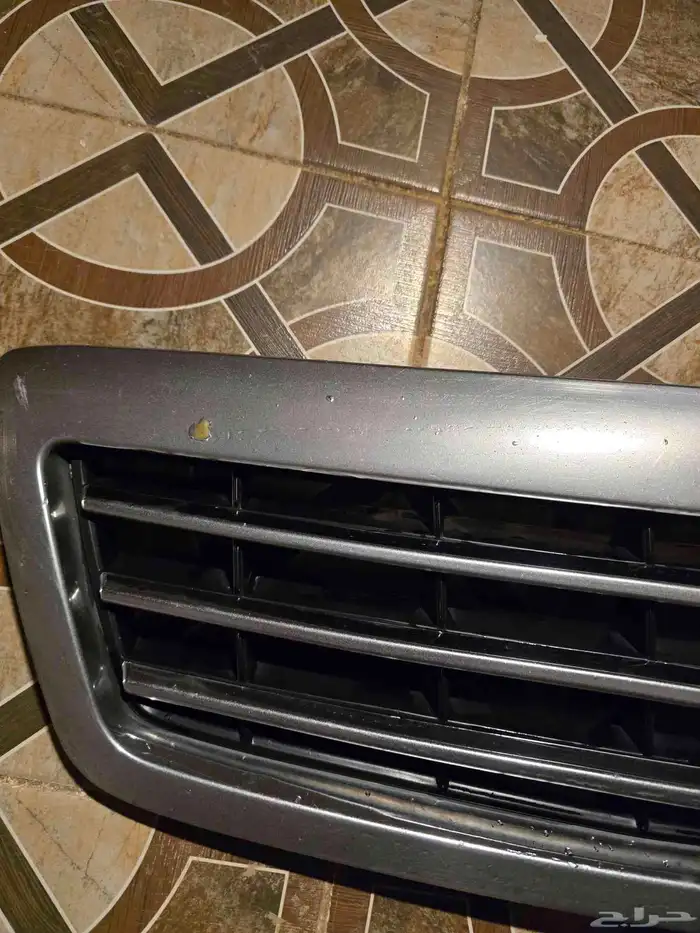 Caprice 2007 and above front grille 1