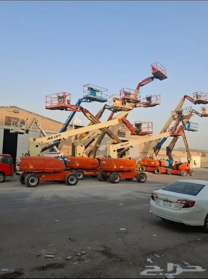 Scissor lift sicsrlift Man lift Crane basket Forklift rental 2