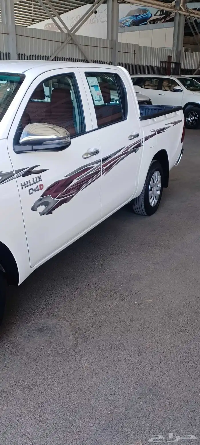 Hilux diesel double cabin model 2023 3