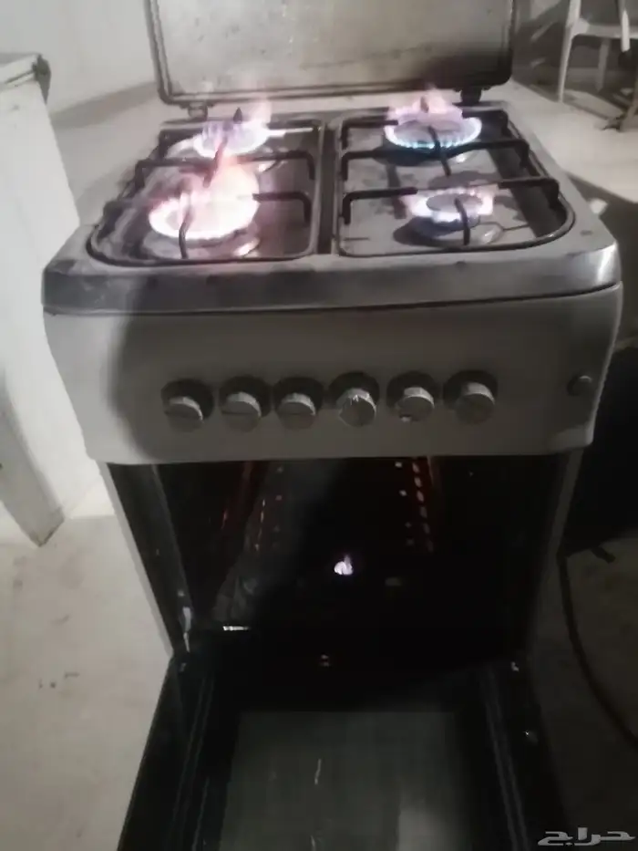 Number 2 Gas Stoves The first 4 burners oven and grill price 5