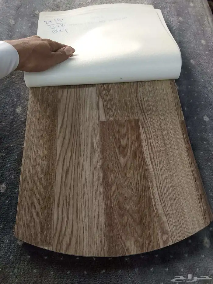 Vinyl Sheeting as a Parquet Alternative 18