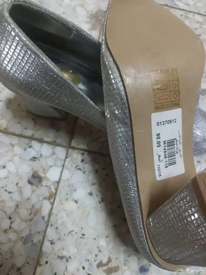 الحذاء كلاسيكي نسائي بكعب عالي فقط ب20 ريال 1