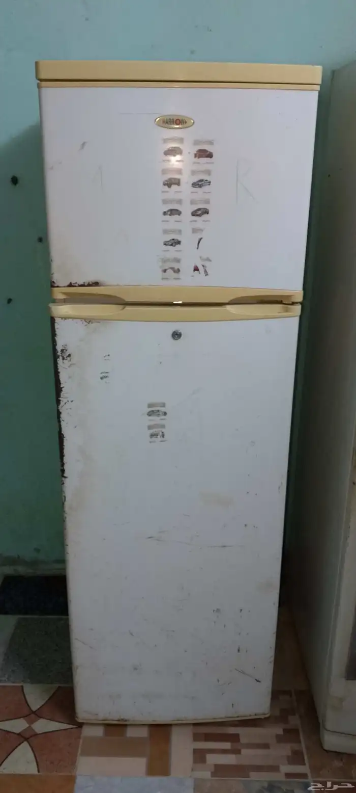 للبيع ثلاجه وفرن وغاز عينين كلها شغال 4