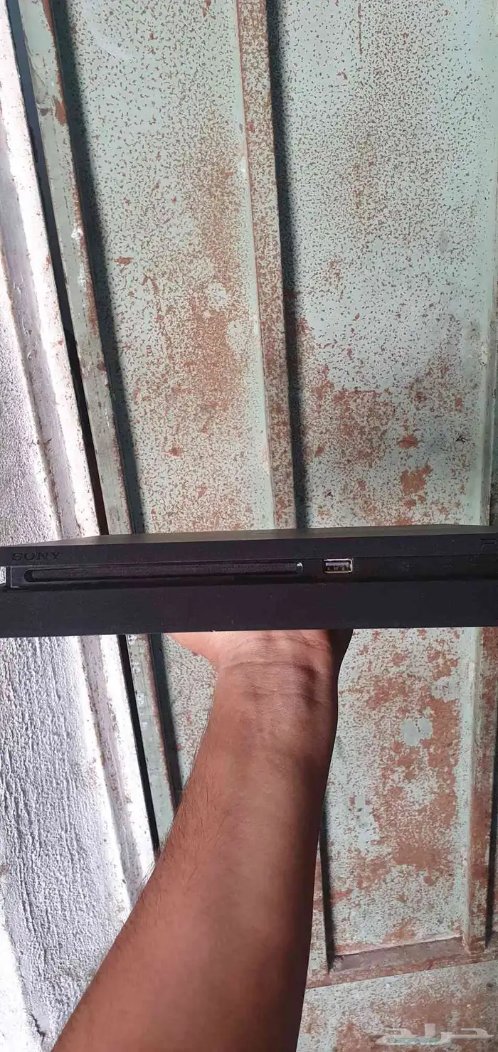 سوني 4 جديد استخدام مره او مرتين مخزن مع يدين وشنطه 2