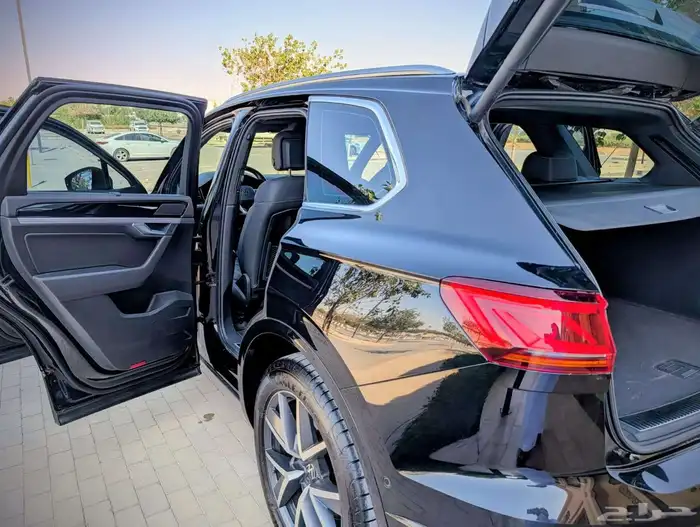 Volkswagen Touareg VW 2022 RLine  Touareg Samaco Saudi Warra 4