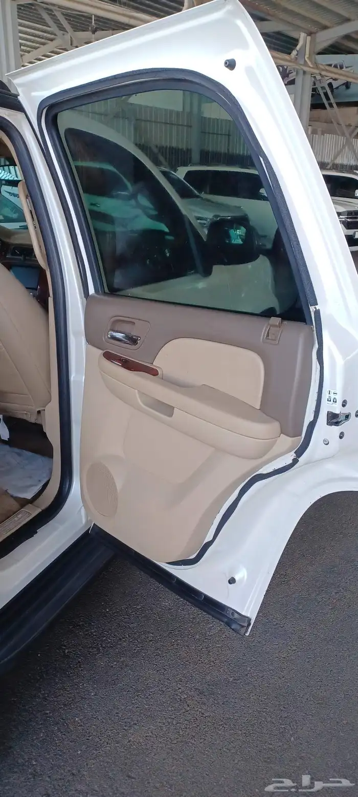 Chevrolet Tahoe LTZ without 4WD Model 2011 14