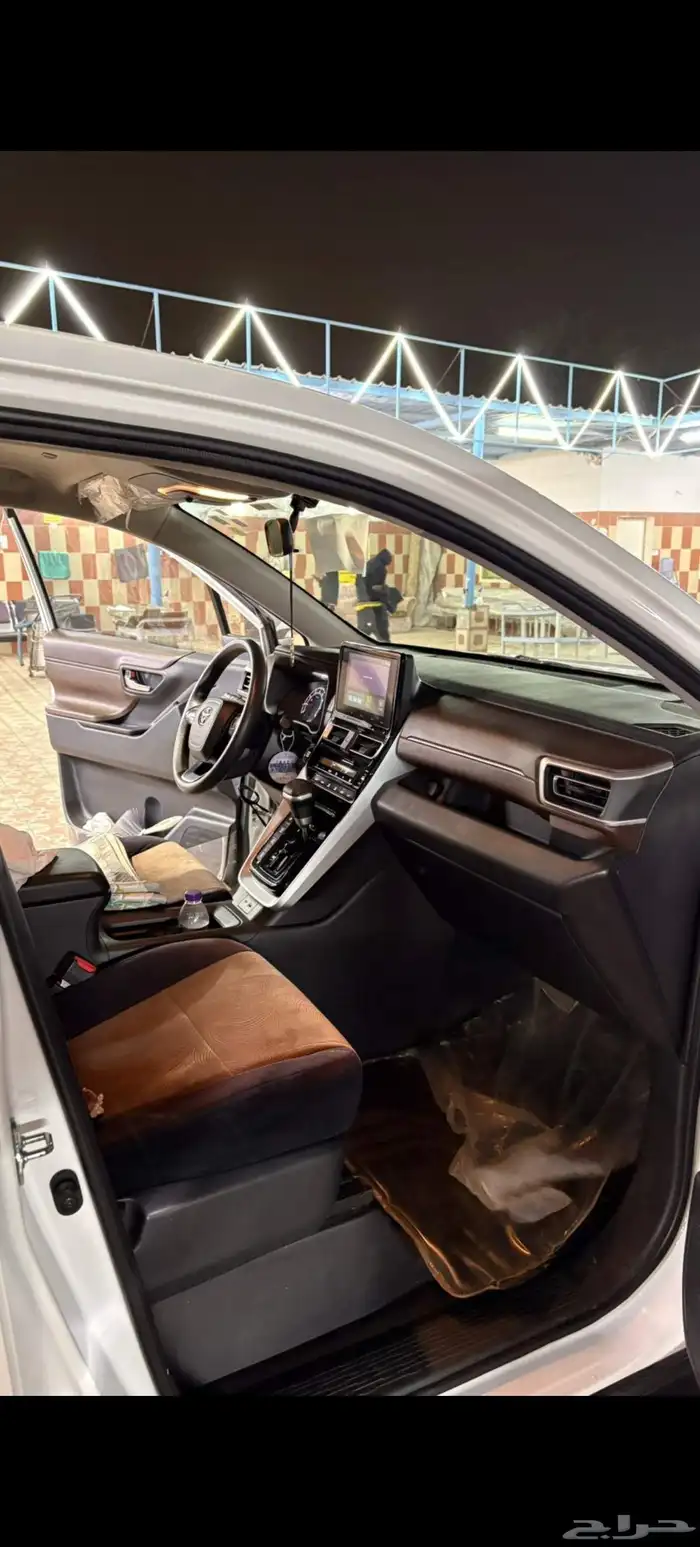 انوفا 2024 التقبيل نظيفه مررره للتقبيل بمقابل 1