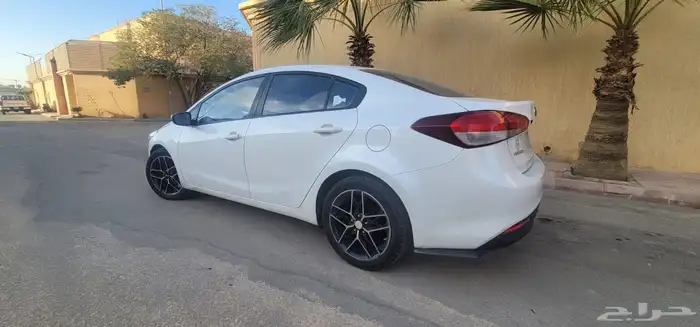 للبيع كيا سيراتو 2018 نظيفه الشكل المرغوب 2