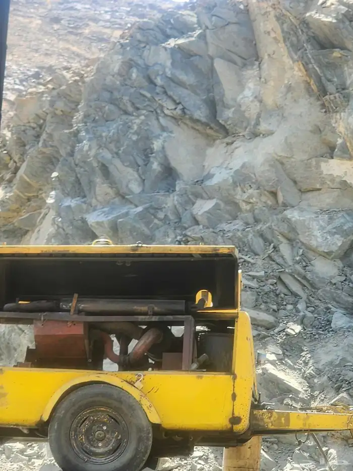 Mountain and rock crushing with powder and other materials 1