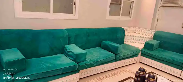 كنب مع طاولة 2