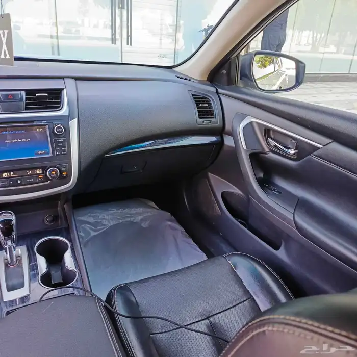 Nissan Altima 2017 Full Option Black Interior Rare 6