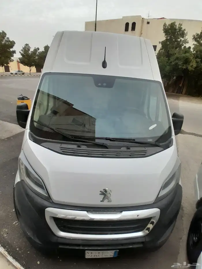 للبيع باص بيجو بوكسر بضاعة 1