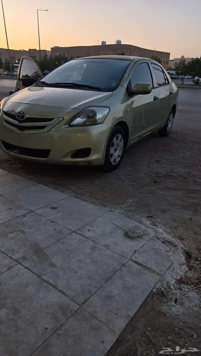 سياره يارس 2